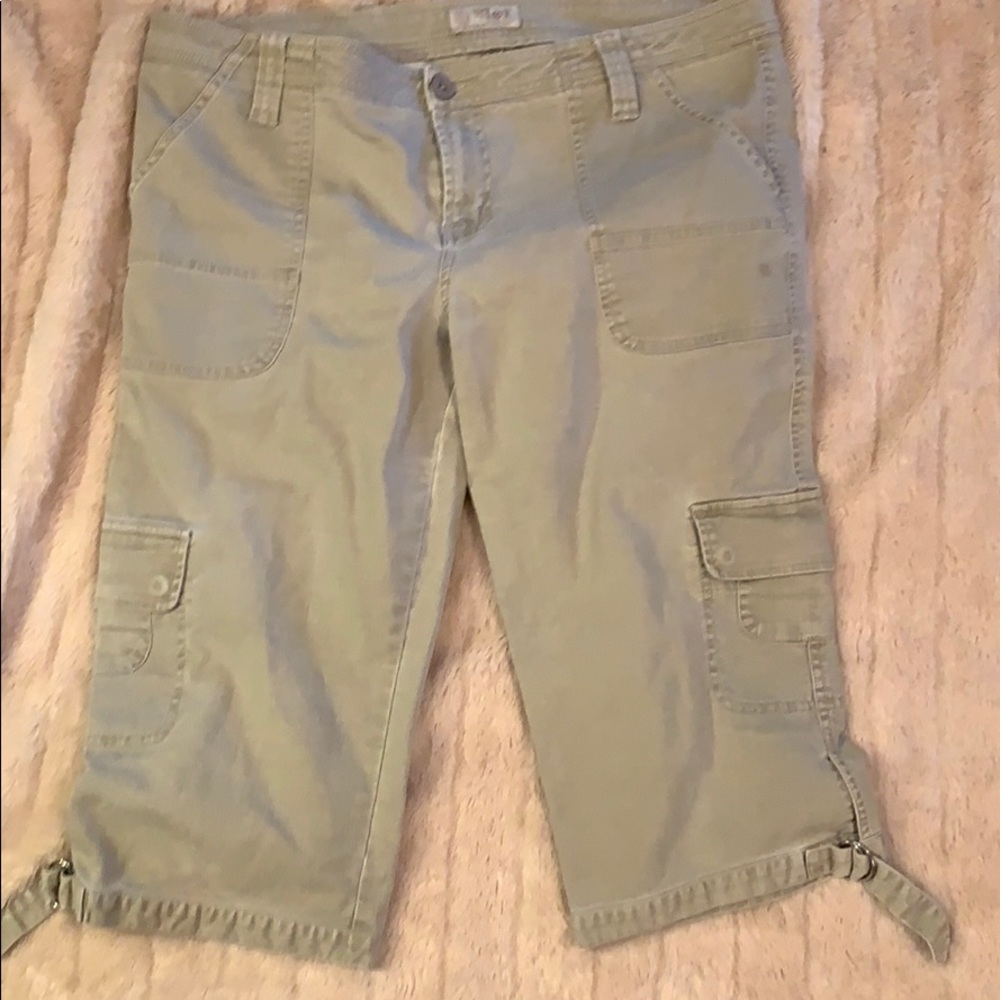 LEI cropped pants